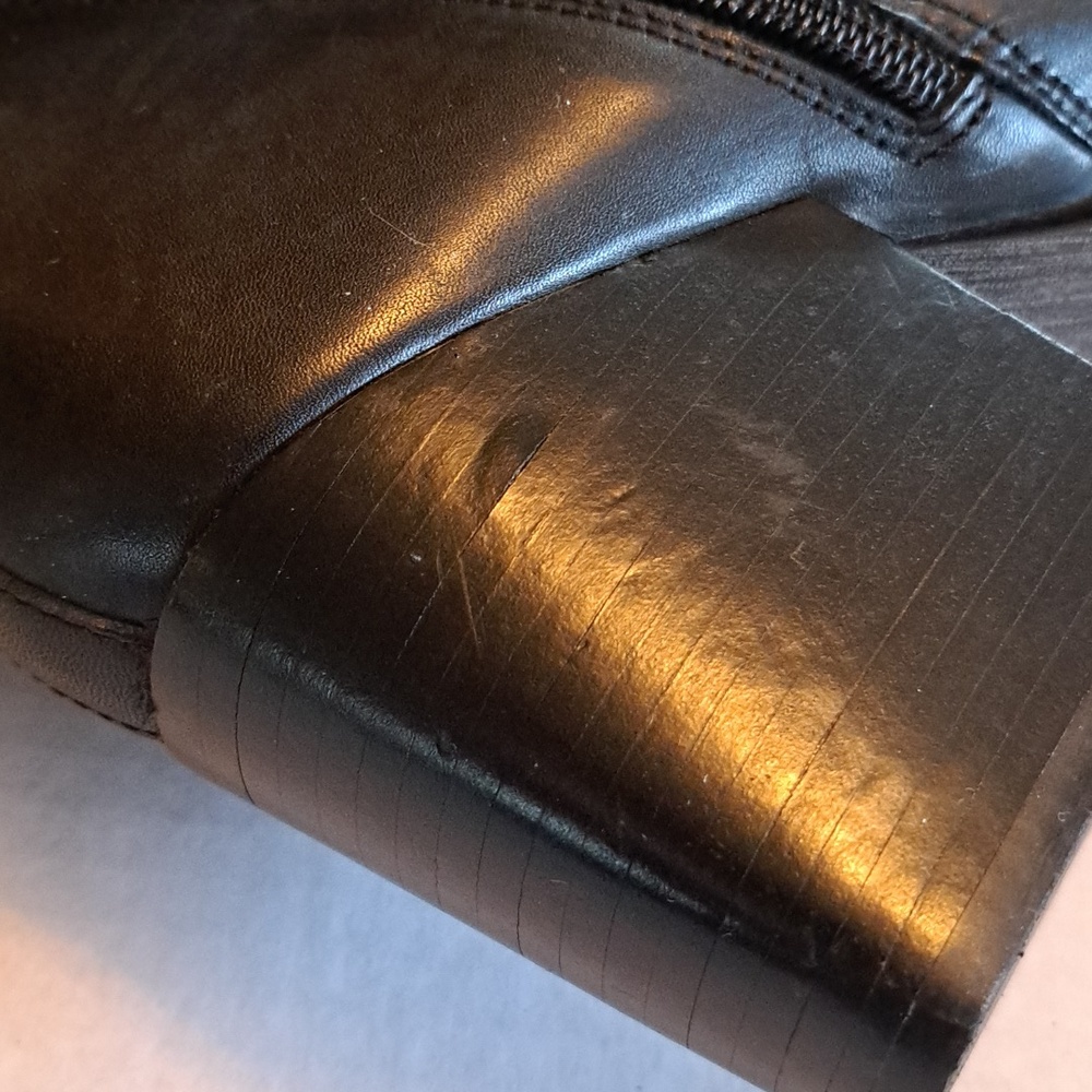 MARC FISHER Leather Chunky Heel Size 8.5 Booties - Picture 8 of 8